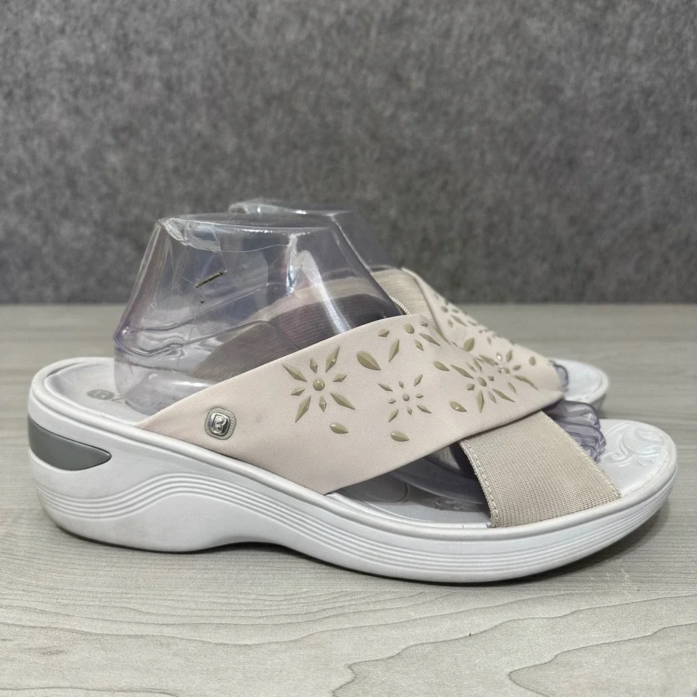 BZees Desire Slide Wedge Sandals Womens 11 Beige‎ Laser Crisscross Stretch